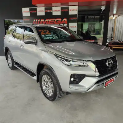 TOYOTA-HILUX SW4-2022