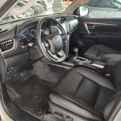 TOYOTA-HILUX SW4-2022