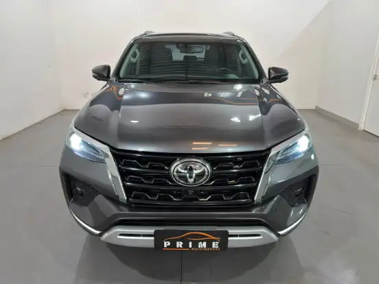 TOYOTA-HILUX SW4-2023