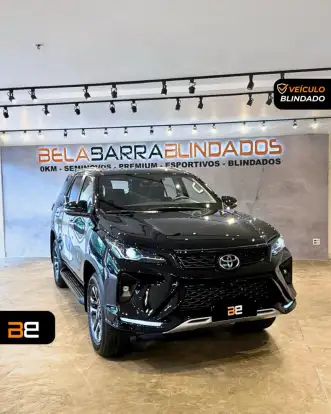 TOYOTA-HILUX SW4-2025