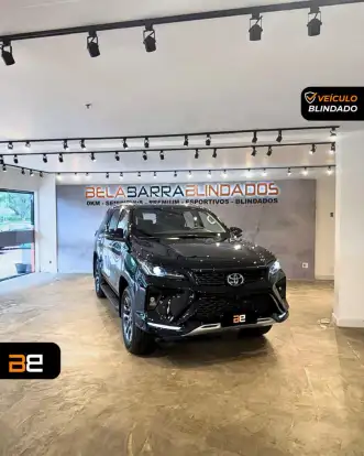 TOYOTA-HILUX SW4-2025