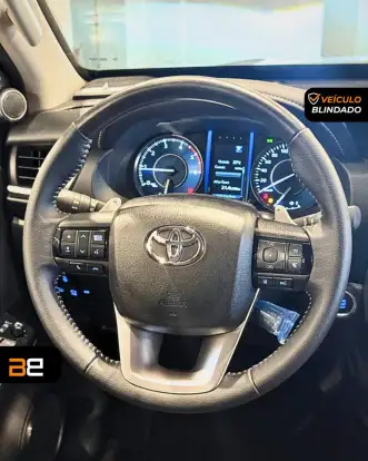 TOYOTA-HILUX SW4-2025