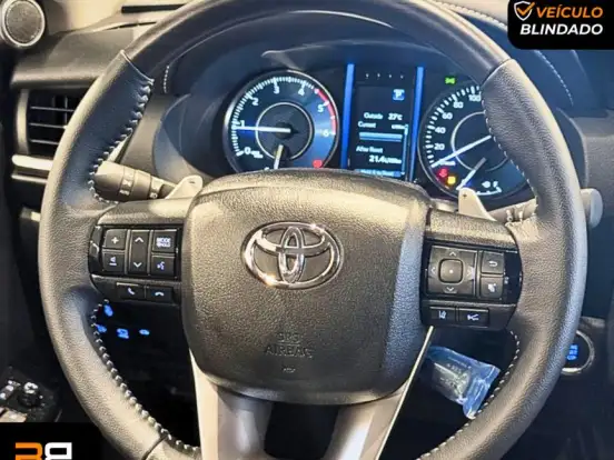 TOYOTA-HILUX SW4-2.8 D-4D TURBO DIESEL SRX PLATINUM 7L 4X4 AUTOMÁTICO TOYOTA-HILUX SW4-2025