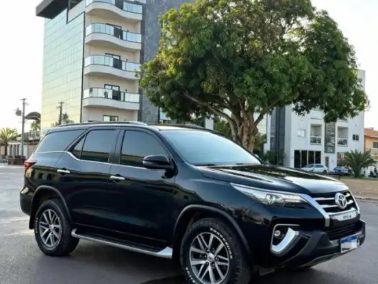 TOYOTA-HILUX SW4-2.8 SRX 4X4 16V TURBO INTERCOOLER DIESEL 4P AUTOMÁTICO TOYOTA-HILUX SW4-2019