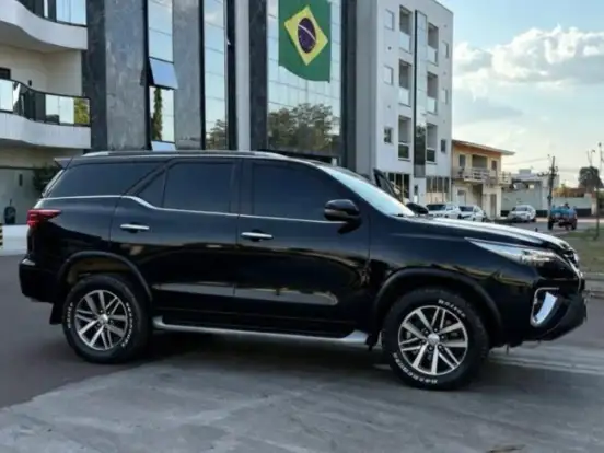 TOYOTA-HILUX SW4-2.8 SRX 4X4 16V TURBO INTERCOOLER DIESEL 4P AUTOMÁTICO TOYOTA-HILUX SW4-2019