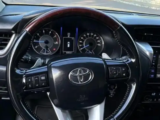 TOYOTA-HILUX SW4-2.8 SRX 4X4 16V TURBO INTERCOOLER DIESEL 4P AUTOMÁTICO TOYOTA-HILUX SW4-2019