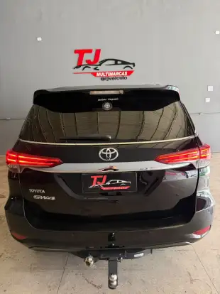 TOYOTA-HILUX SW4-2018