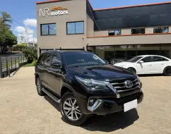 TOYOTA HILUX SW4 2.8 SRX 4X4 7 LUGARES 16V TURBO INTERCOOLER DIESEL 4P AUTOMÁTICO TOYOTA HILUX SW4 2.8 SRX 4X4 7 LUGARES 16V TURBO INTERCOOLER DIESEL 4P AUTOMÁTICO