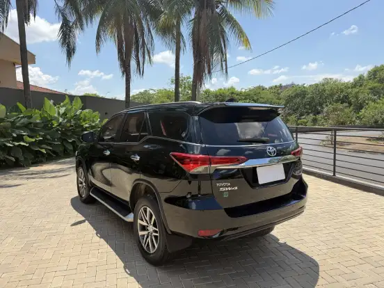 TOYOTA-HILUX SW4-2018