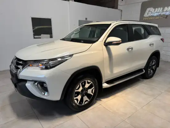 TOYOTA-HILUX SW4-2020