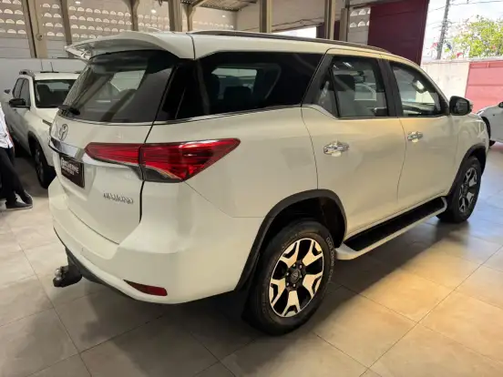 TOYOTA-HILUX SW4-2020