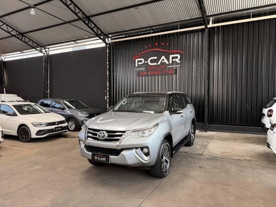 TOYOTA HILUX SW4 2.7 SR 7 LUGARES 4X2 16V FLEX 4P AUTOMÁTICO