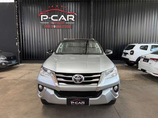 TOYOTA-HILUX SW4-2017