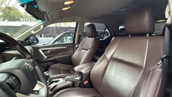 TOYOTA-HILUX SW4-2.7 SRV 7 LUGARES 4X2 16V FLEX 4P AUTOMÁTICO TOYOTA-HILUX SW4-2019