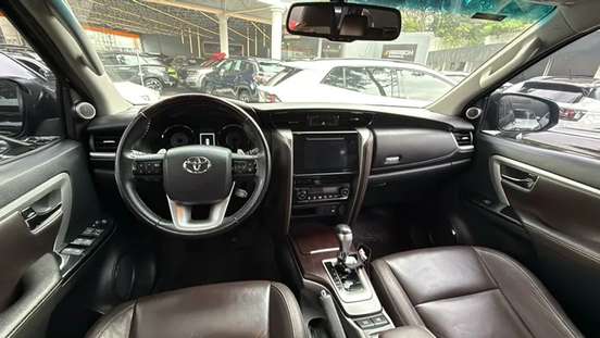 TOYOTA-HILUX SW4-2019