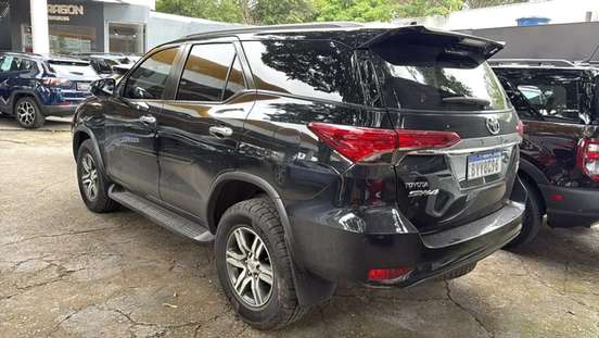 TOYOTA-HILUX SW4-2019