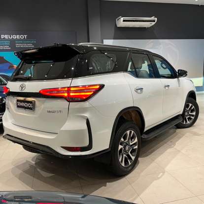 TOYOTA-HILUX SW4-2022
