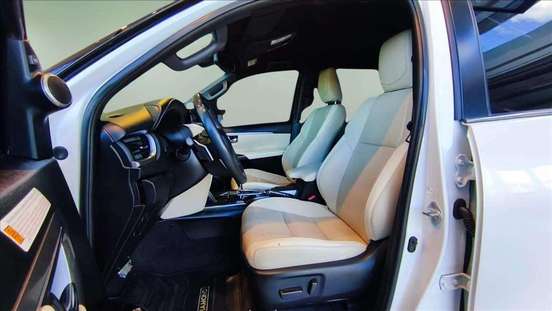 TOYOTA-HILUX SW4-2022