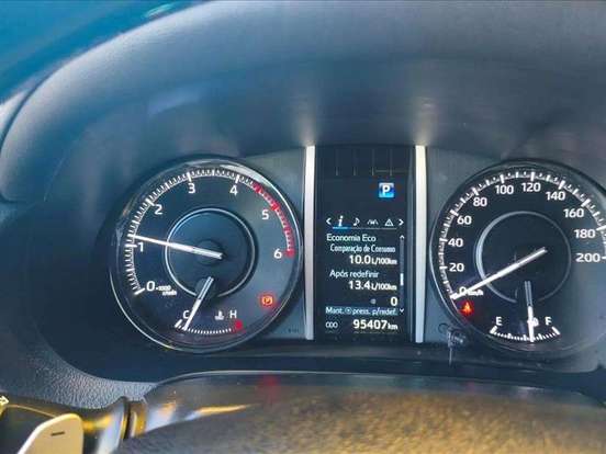 TOYOTA-HILUX SW4-2.8 D-4D TURBO DIESEL DIAMOND 7L 4X4 AUTOMÁTICO TOYOTA-HILUX SW4-2022