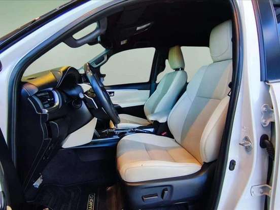 TOYOTA-HILUX SW4-2.8 D-4D TURBO DIESEL DIAMOND 7L 4X4 AUTOMÁTICO TOYOTA-HILUX SW4-2022