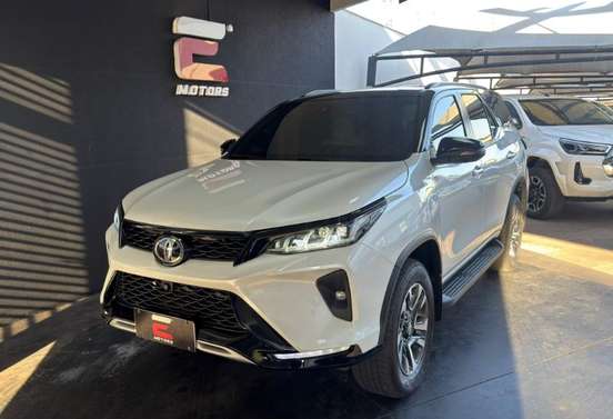 TOYOTA-HILUX SW4-2025