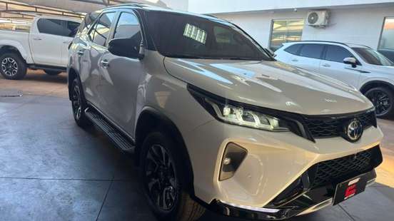 TOYOTA-HILUX SW4-2025