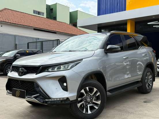 TOYOTA-HILUX SW4-2022