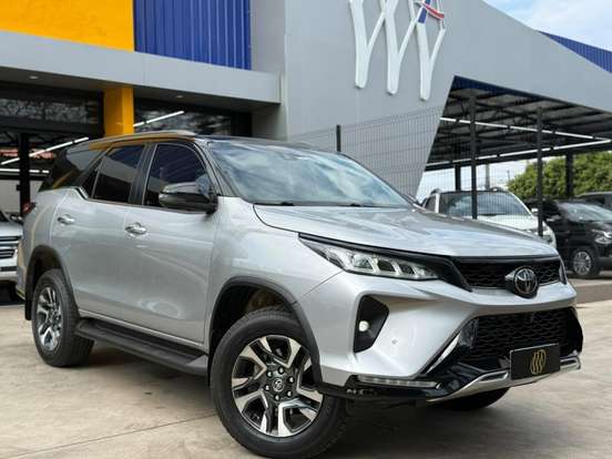 TOYOTA-HILUX SW4-2.8 D-4D TURBO DIESEL DIAMOND 7L 4X4 AUTOMÁTICO TOYOTA-HILUX SW4-2022