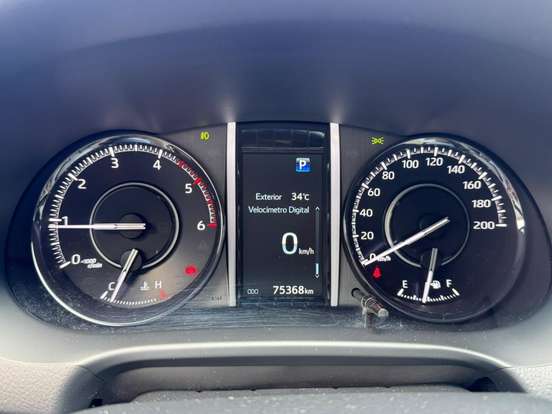 TOYOTA-HILUX SW4-2022