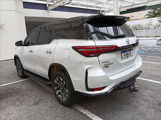 TOYOTA-HILUX SW4-2.8 D-4D TURBO DIESEL DIAMOND 7L 4X4 AUTOMÁTICO TOYOTA-HILUX SW4-2022