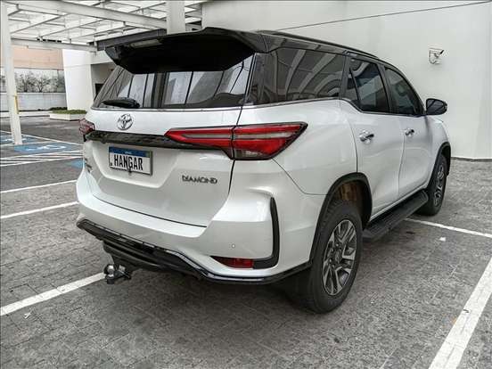TOYOTA-HILUX SW4-2022