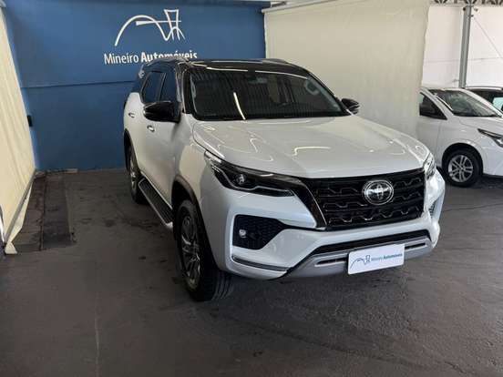 TOYOTA-HILUX SW4-2022