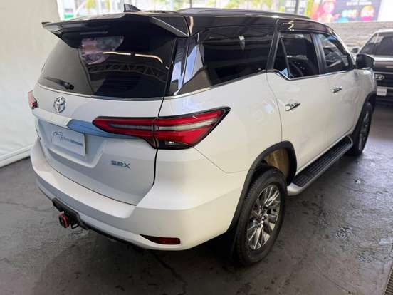 TOYOTA-HILUX SW4-2022