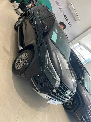 TOYOTA HILUX SW4 2.8 D-4D TURBO DIESEL SRX 4X4 AUTOMÁTICO