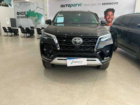 TOYOTA-HILUX SW4-2.8 D-4D TURBO DIESEL SRX 4X4 AUTOMÁTICO TOYOTA-HILUX SW4-2023