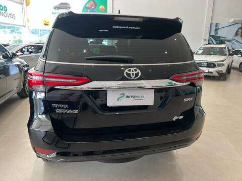TOYOTA-HILUX SW4-2.8 D-4D TURBO DIESEL SRX 4X4 AUTOMÁTICO TOYOTA-HILUX SW4-2023