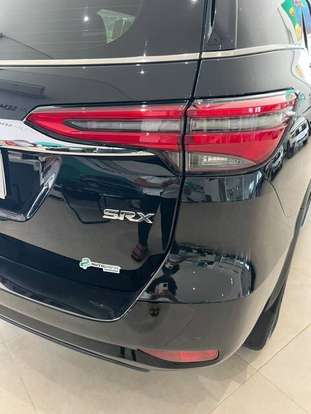 TOYOTA-HILUX SW4-2023