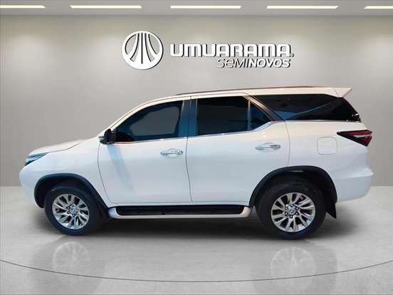 TOYOTA-HILUX SW4-2.8 D-4D TURBO DIESEL SRX 7L 4X4 AUTOMÁTICO TOYOTA-HILUX SW4-2022