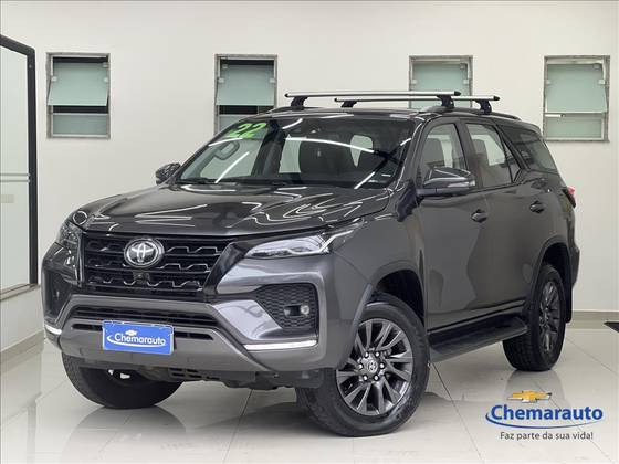 TOYOTA HILUX SW4 2.8 D-4D TURBO DIESEL SRX 7L 4X4 AUTOMÁTICO