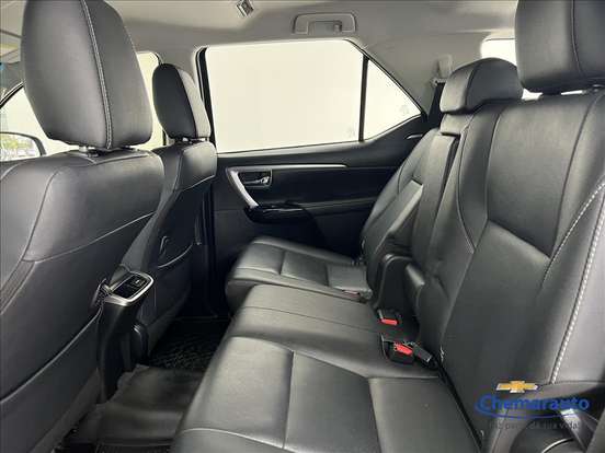 TOYOTA-HILUX SW4-2022