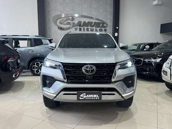 TOYOTA-HILUX SW4-2.8 D-4D TURBO DIESEL SRX 7L 4X4 AUTOMÁTICO TOYOTA-HILUX SW4-2022