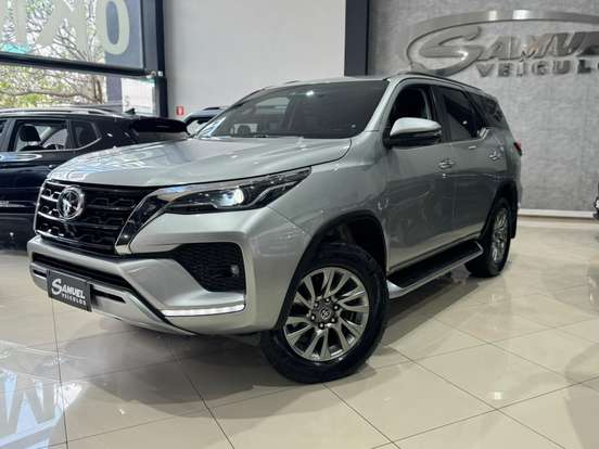 TOYOTA-HILUX SW4-2022