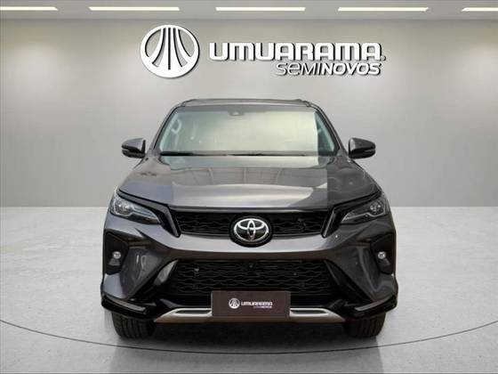 TOYOTA HILUX SW4 2.8 D-4D TURBO DIESEL SRX PLATINUM 4X4 AUTOMÁTICO