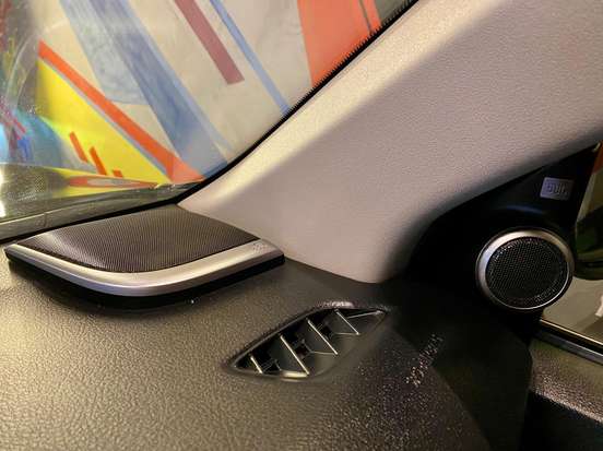 TOYOTA-HILUX SW4-2023