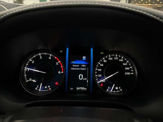 TOYOTA-HILUX SW4-2025