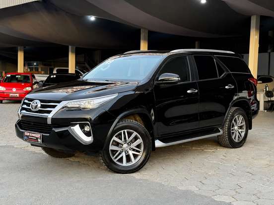 TOYOTA-HILUX SW4-2018