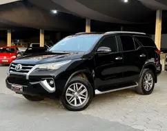 TOYOTA HILUX SW4 2.8 SRX 4X4 16V TURBO INTERCOOLER DIESEL 4P AUTOMÁTICO TOYOTA HILUX SW4 2.8 SRX 4X4 16V TURBO INTERCOOLER DIESEL 4P AUTOMÁTICO