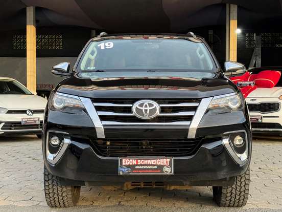 TOYOTA-HILUX SW4-2018