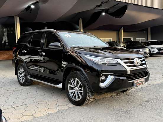 TOYOTA-HILUX SW4-2.8 SRX 4X4 16V TURBO INTERCOOLER DIESEL 4P AUTOMÁTICO TOYOTA-HILUX SW4-2018