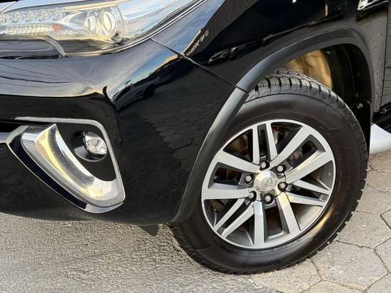 TOYOTA-HILUX SW4-2.8 SRX 4X4 16V TURBO INTERCOOLER DIESEL 4P AUTOMÁTICO TOYOTA-HILUX SW4-2018
